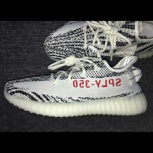 Yeezy Boost 350 V2 Zebra